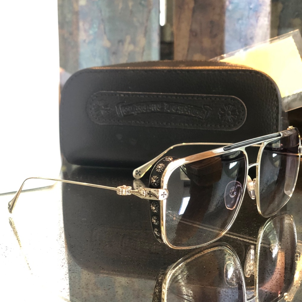 Sunglasses - image 3